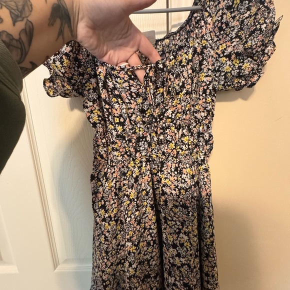 Floral Puff Sleeve Dress - Picture 2 of 4